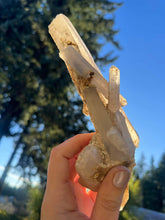 Load image into Gallery viewer, Lemurian with cluster golden calcite
