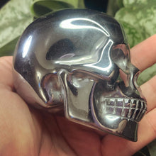 Load image into Gallery viewer, Royal Reiki Hematite Skull

