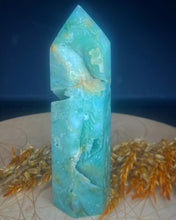 Load image into Gallery viewer, Gemstone tower Victoria Stone

